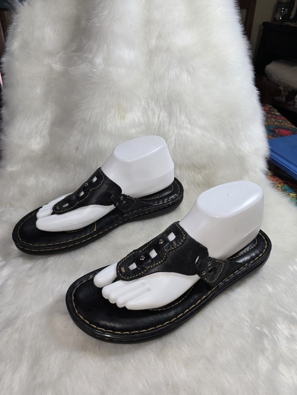 Born Womens Mahogany Leather Padded Flip-Flop Sandals - Picture 3 of 11